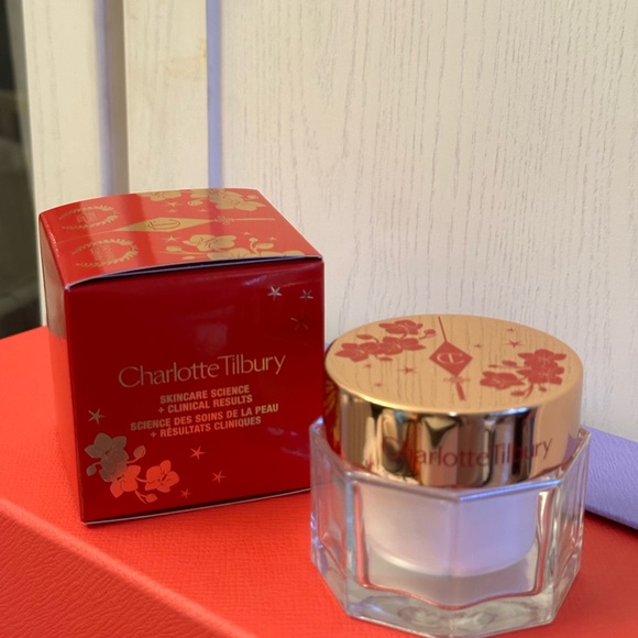 Charlotte Tilbury Magic Cream Moisturizer with Hyaluronic Acid 50 ml - Picture 5 of 5